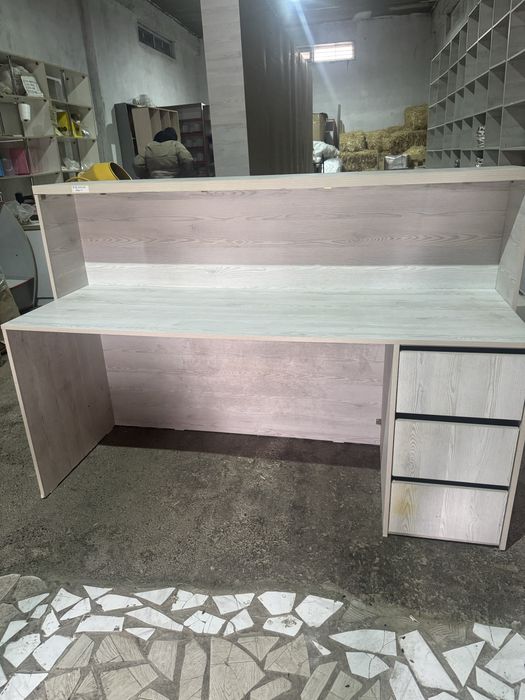 Продаются полки с ресепшеном