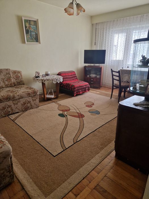 Apartament 3 camere, 66 mp + beci — Deva,