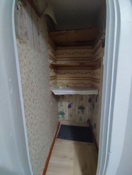 Продам 1ком центр Революция