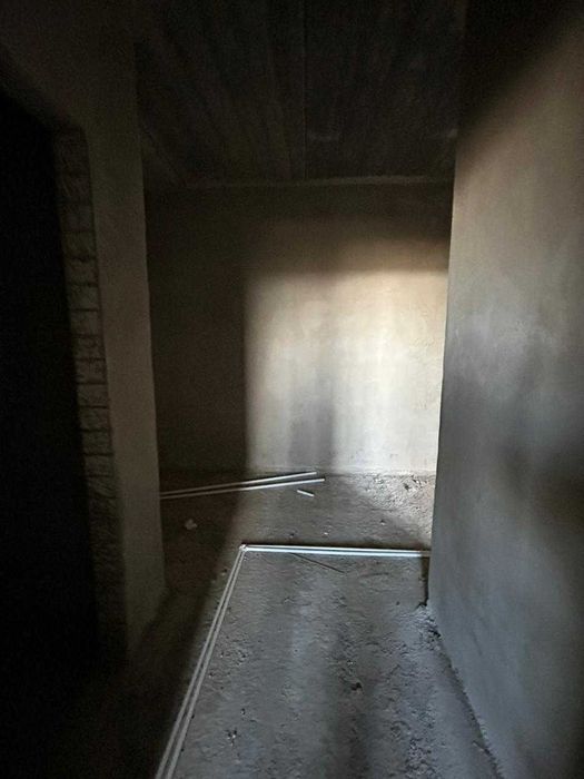Продам 3х комн кв Батыс черновая