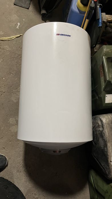 Продам водонагреватель (аристон)