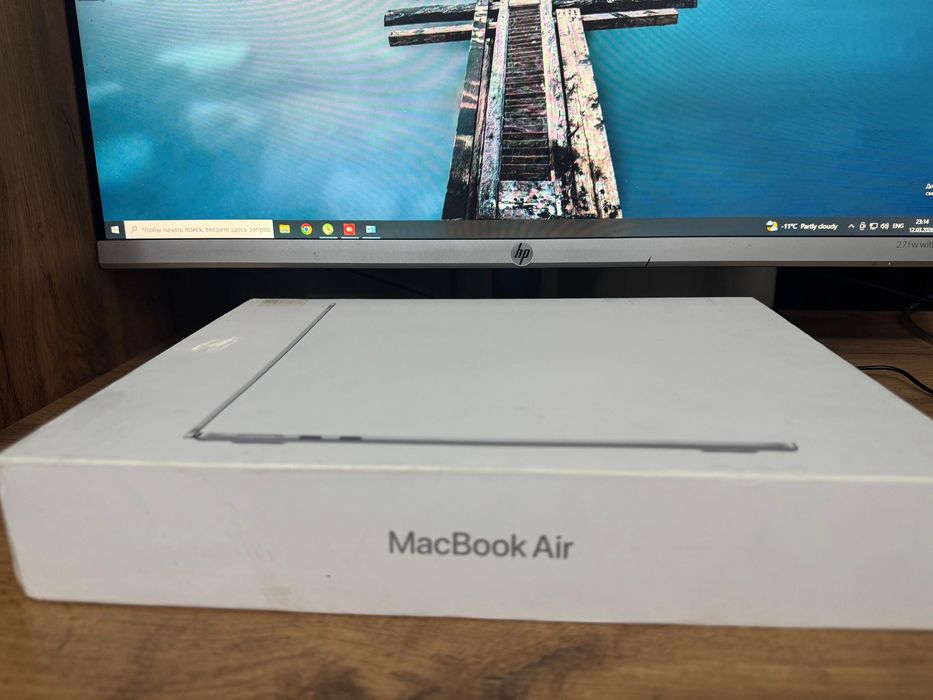 Продам Mackbook m3/ 256gb