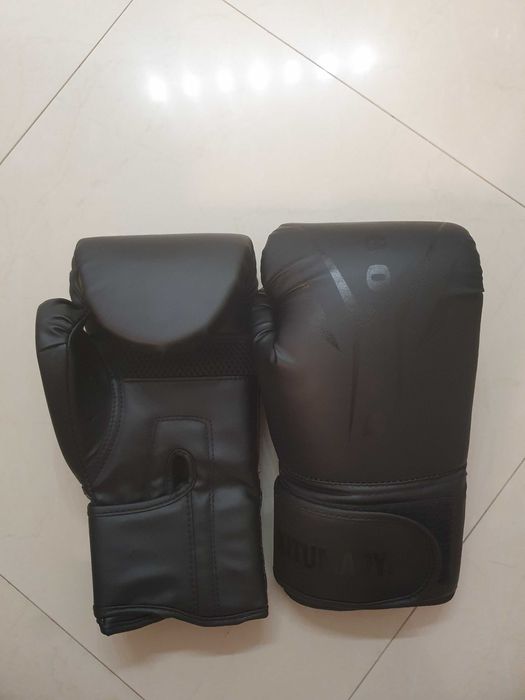Боксови ръкавици 12  и 14 oz