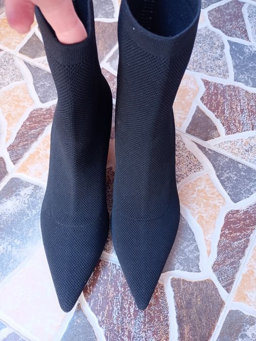 Дамски пролетни елегантни боти Reserved ново леко,удобен ток  черно