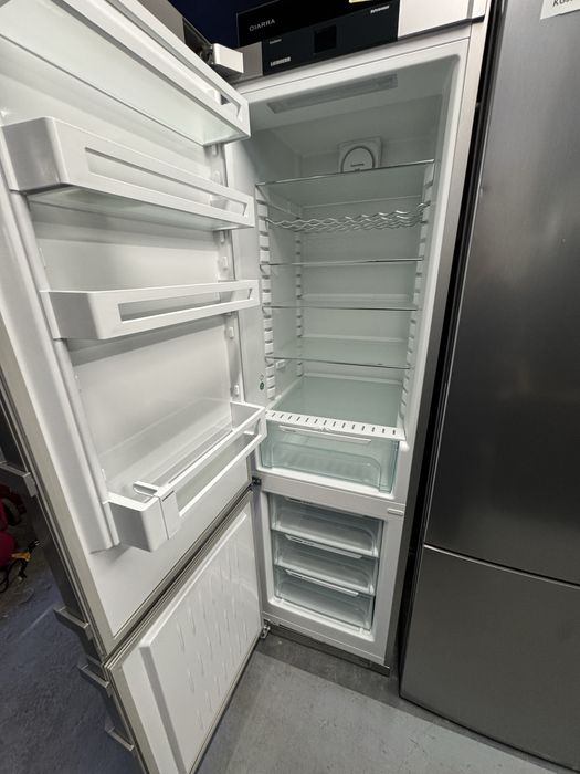 Combină frigorifică Liebherr CNef 4835 Comfort NoFrost