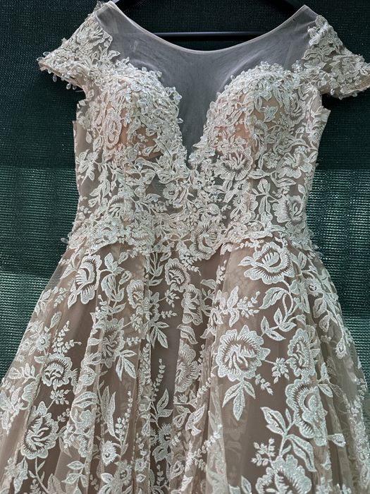 Официална рокля цвят шампанско