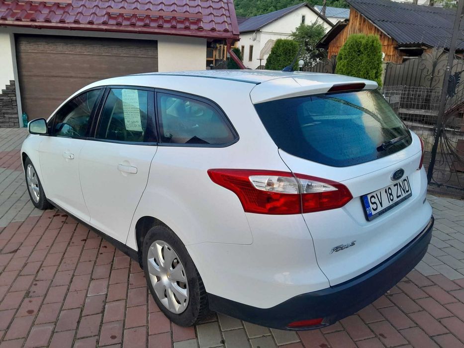 FORD Focus 2013 — imagine 5