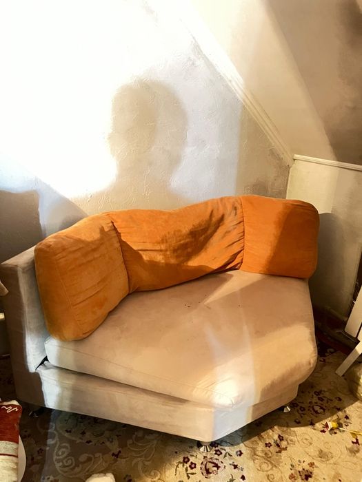 Продам диван Раскладной углавой