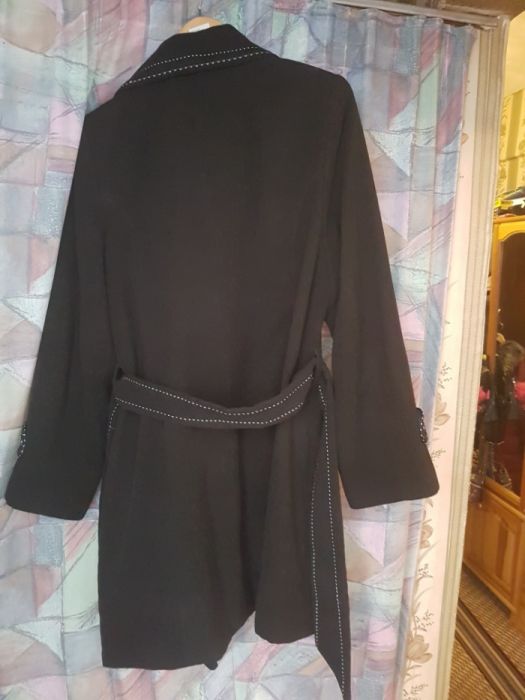 Продавам запазени дамски якета