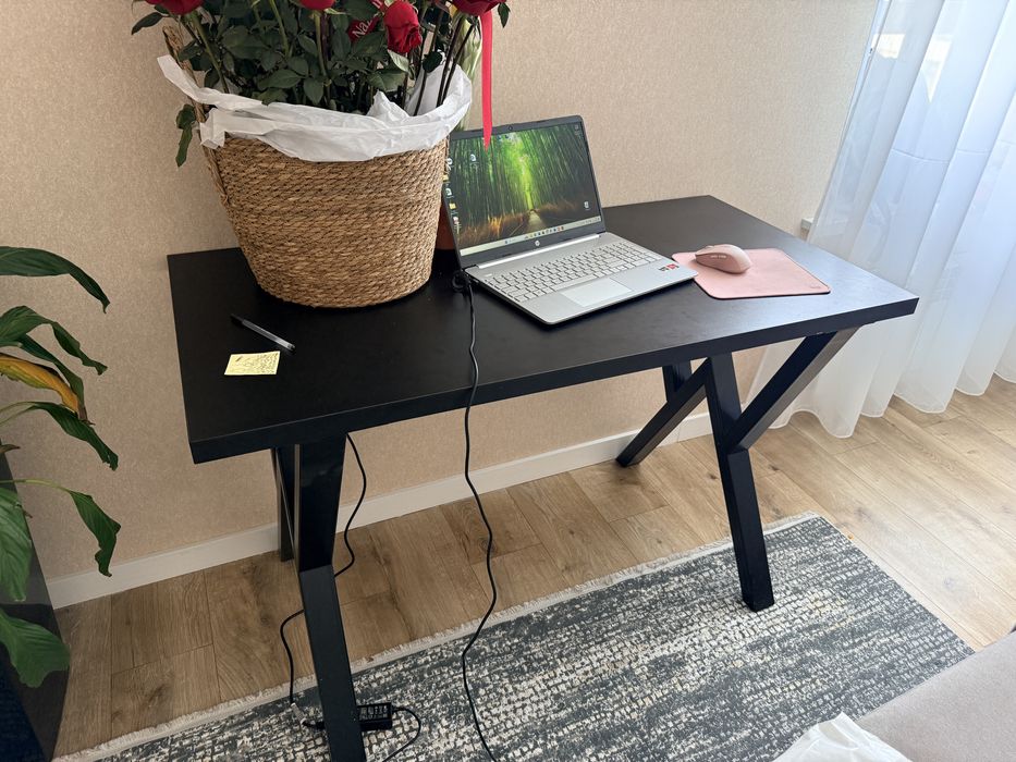 Продам стол (кухонный, письменный)