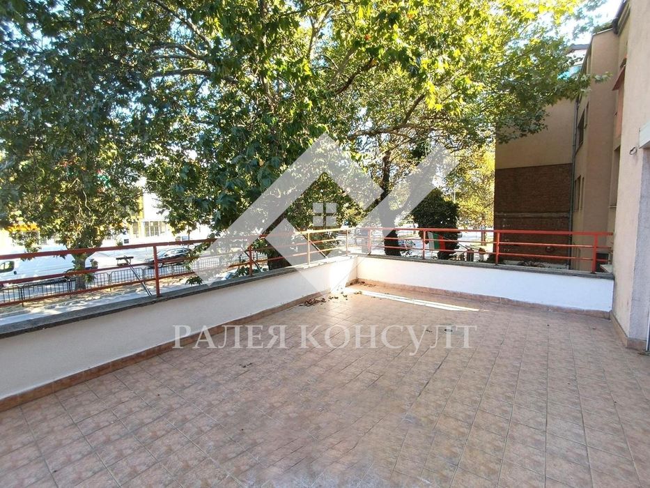 Продава се Тристаен апартамент в Пловдив, Каменица 1 - 170 кв.м за 1548 €/кв.м - Снимка #11