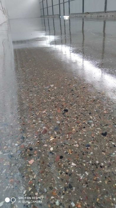 Устройство полимерных полов — быстро, чисто и с гарантией. Эпоксид