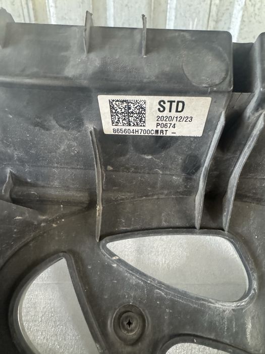 Решетка радиатора Grand starex оригинал.