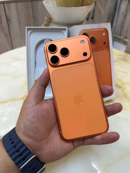 iPhone 17 Pro max 256g Cosmic Orange