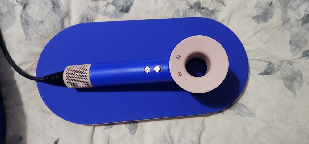 Dyson HD07 Supersonic сешоар 
Продавам оригинален Dyson Sup