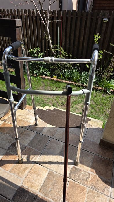 Cadru metalic si baston