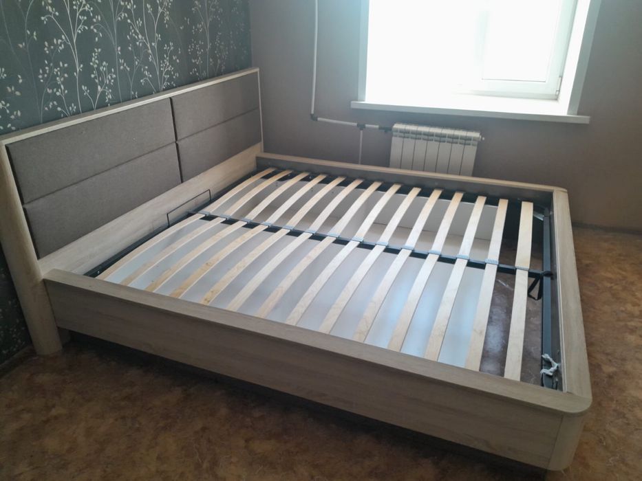 Продам кровать .