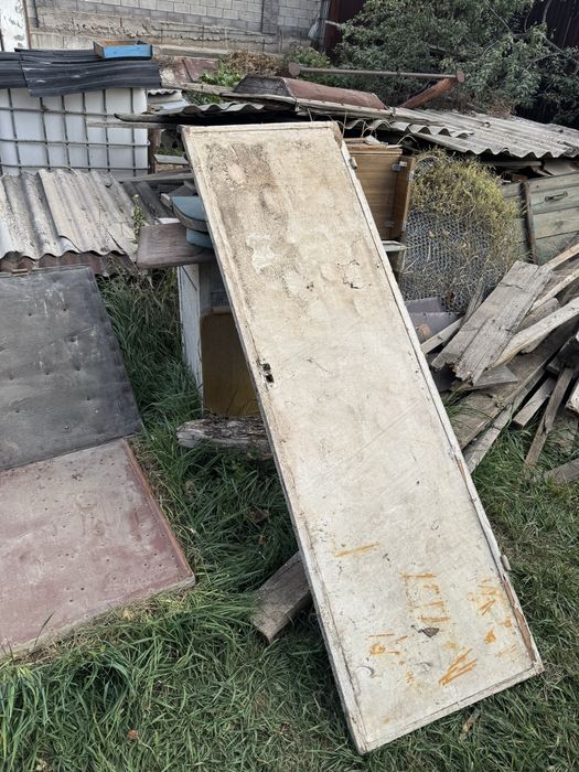 Продам двери в нормальном состоянии