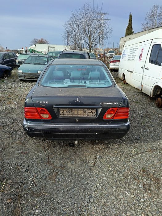 Мерцедес Е 250 турбо дизел