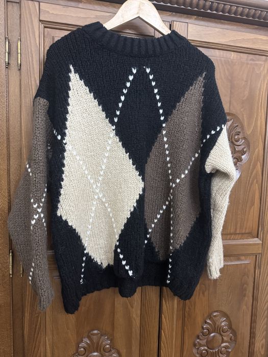 Румбоиден пуловер на Zara