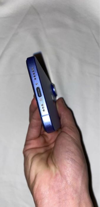 iPhone 16 продам