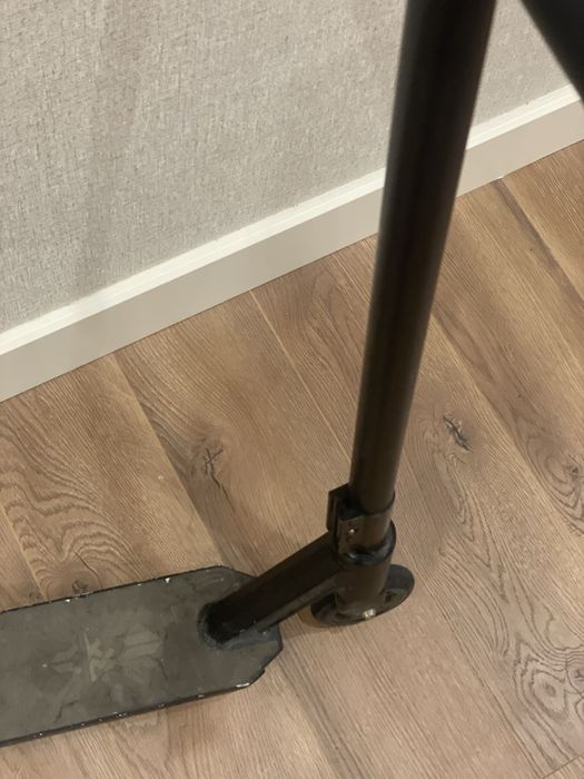 Продается трюковой самокат б/у