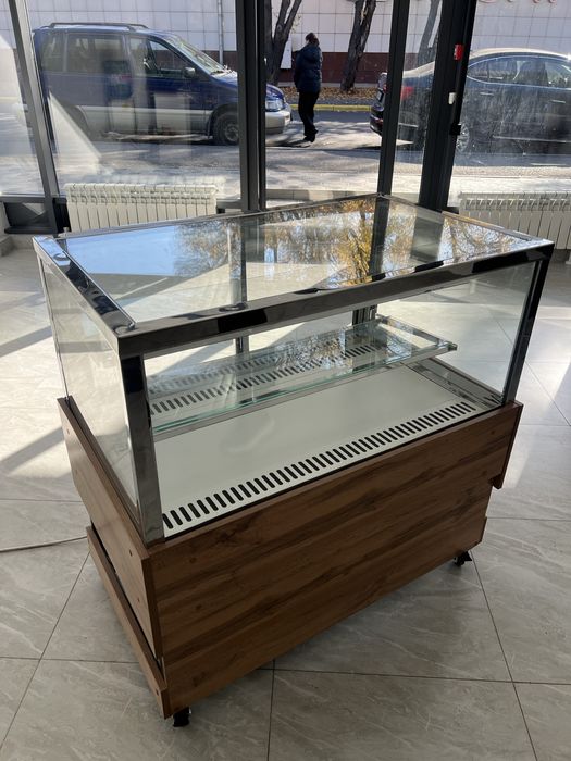 Кондитерский холодильник