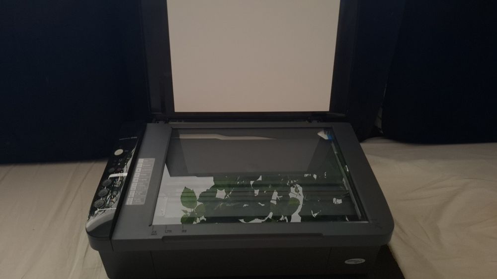 Imprimantă Multifuncțională Epson Stylus SX105 (3 în 1 - Print, Scan, Copy)