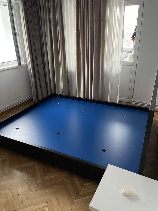 Vand pat lemn intr-o stare foarte buna