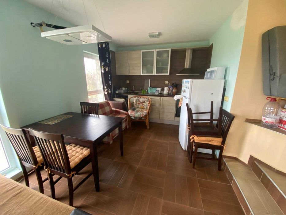 Обзаведена къща в затворен комплекс близо до Варна