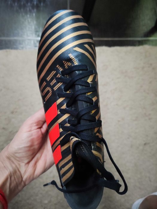 Детски бутонки адидас