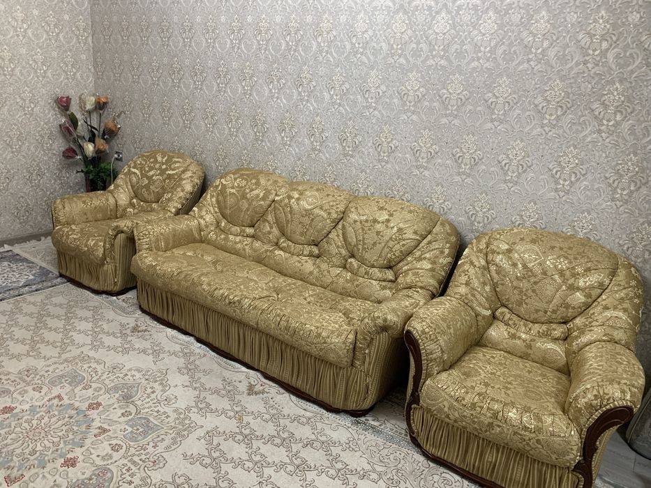Продам Диван.           .