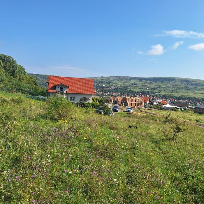 Vând teren intravilan