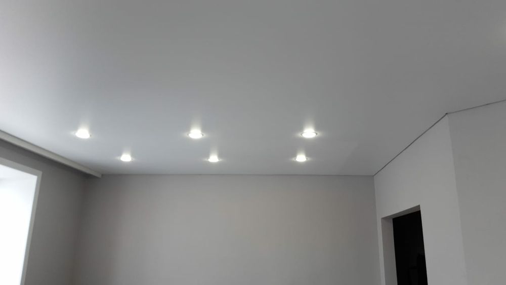 Современные натяжные потолки под ключ