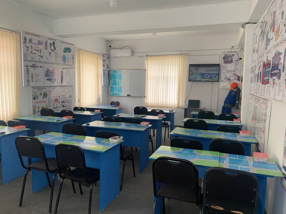 Parta Stul Kompyuterla 10 ta Trenajor hammasi sotiladi