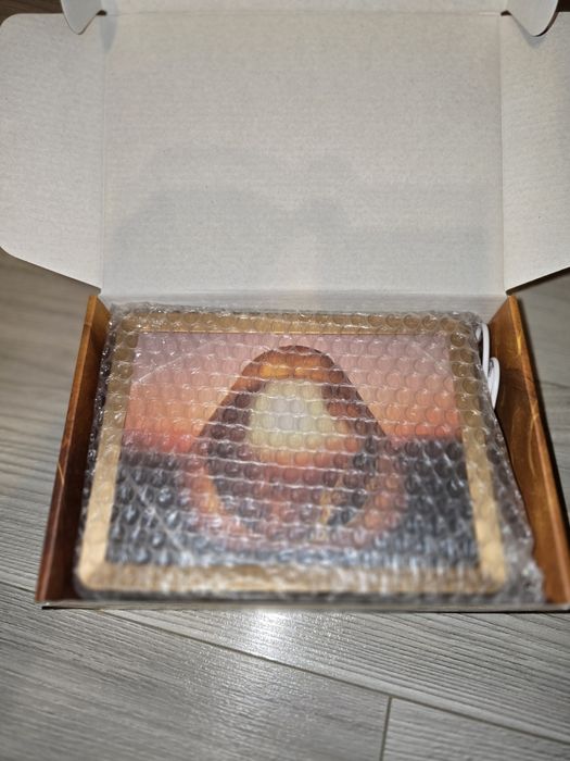 Vand lampa veghe , tablou iqos cu rama aurie Nou