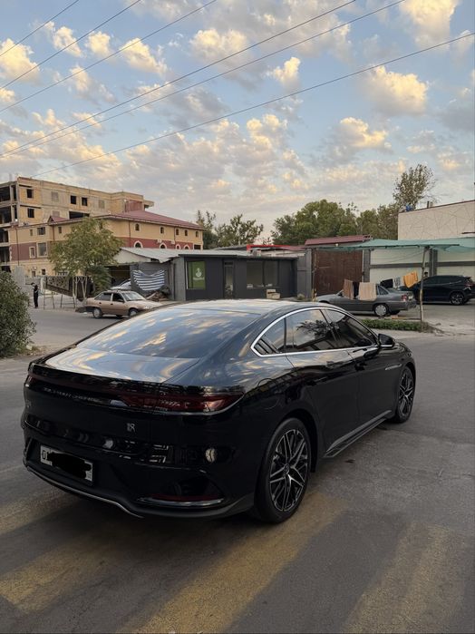 2024 Byd han 605