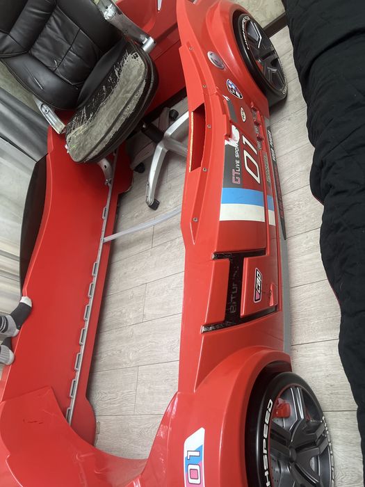 Продам кровать детскую машинку