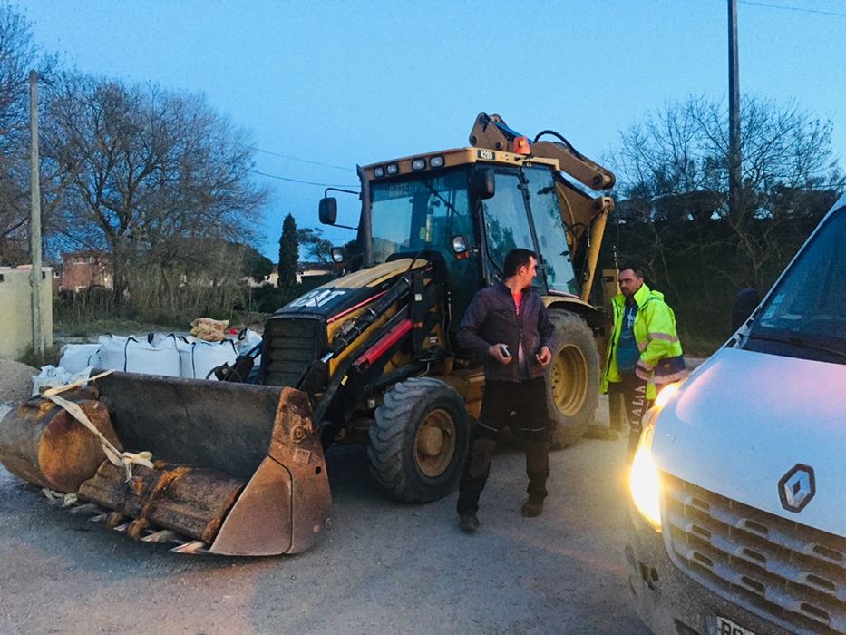 Inchiriez Buldoexcavator, excavator picon camion , bobcat , vidanja