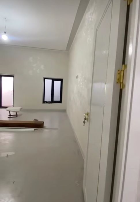 Куктеракдан утганда Қайнамада асосий йулга 800 метр 1.6 сотиг 4 хона