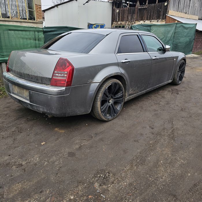 CHRYSLER 300C CRD 2006г НА части само.
