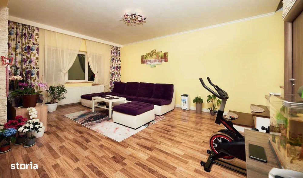 Apartament 4 camere, cu scara interioara, 110 mp, Jucu de Mijloc