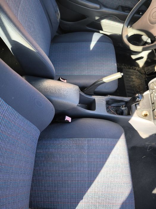 Тойота Карина На части