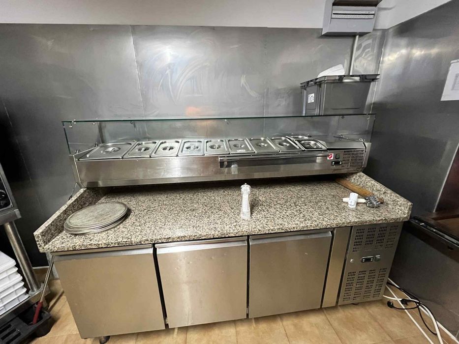 Bucatarie completa sau separate, cuptor pizza, frigider dublu inox…