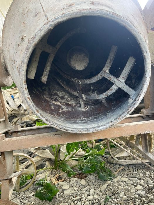 Betoniera profesionala 250 l