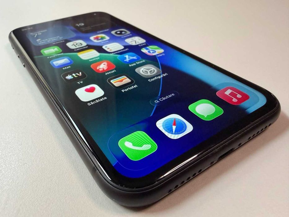  Apple / iPhone 11 128 Gb / Black