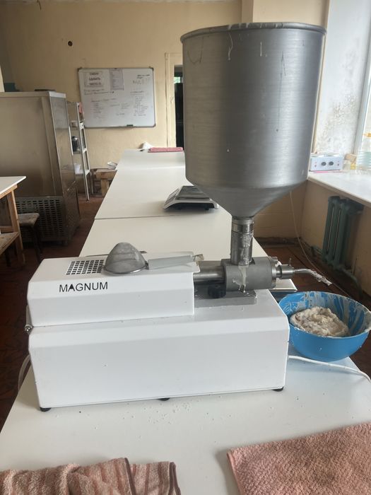 Дозатор начинок кондитерский