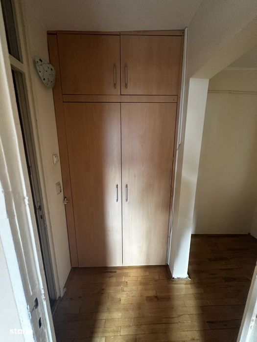 Apartament cu 4 camere de vanzare,etaj intermediar,str. Ec. Teodoroiu