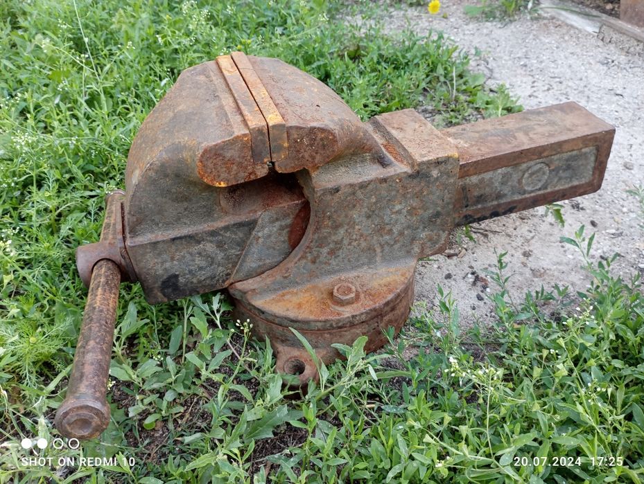 Продам наковальню и тиски!