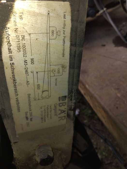 Vând lift hidraulic iveco